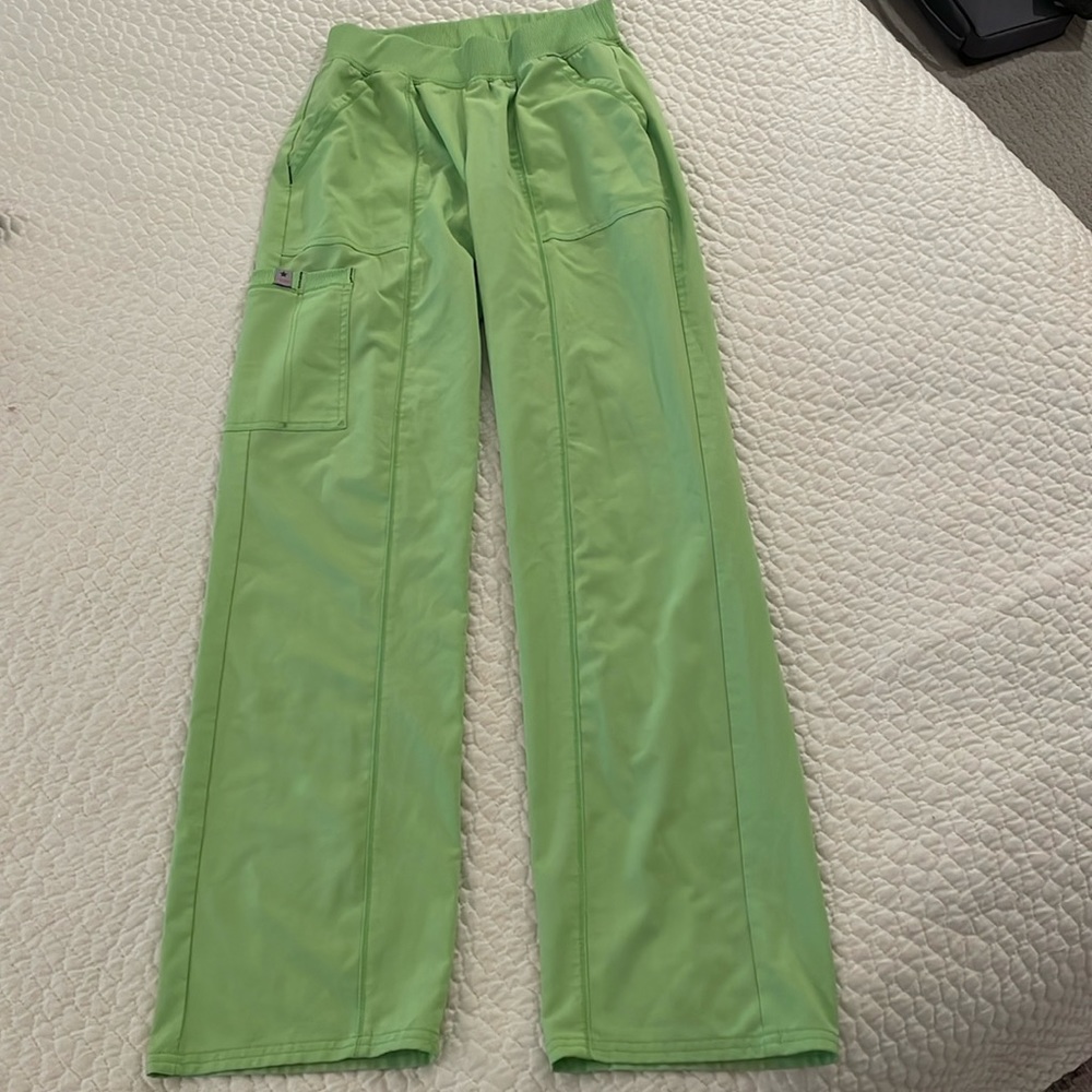 EUC Scrubstar XS lime green elastic band scrub pants.